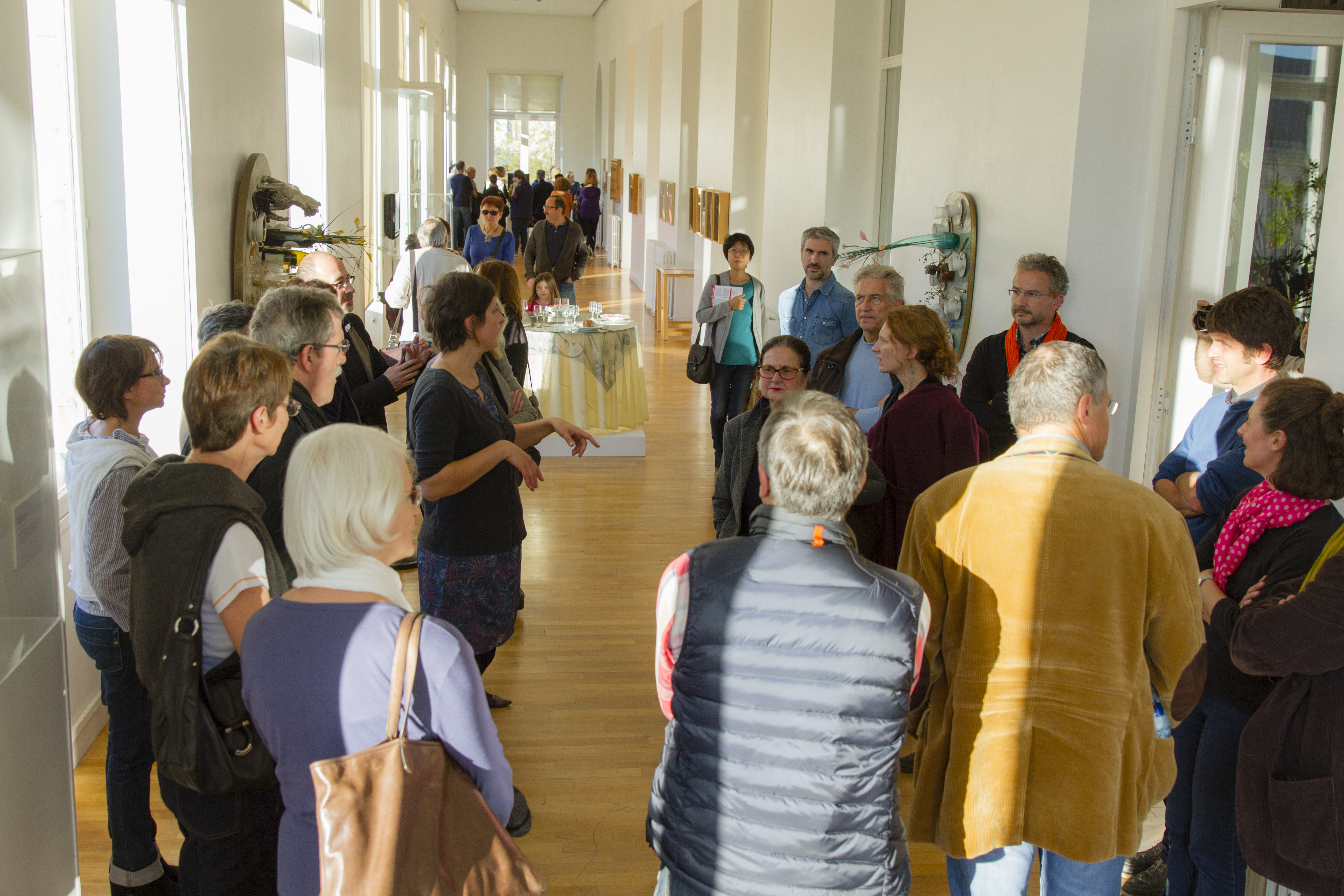 Visite de l'exposition de Daniel Spoerri par Cindy Daguenet à la Mairie de Tours Photo (c) Fabienne Boueroux